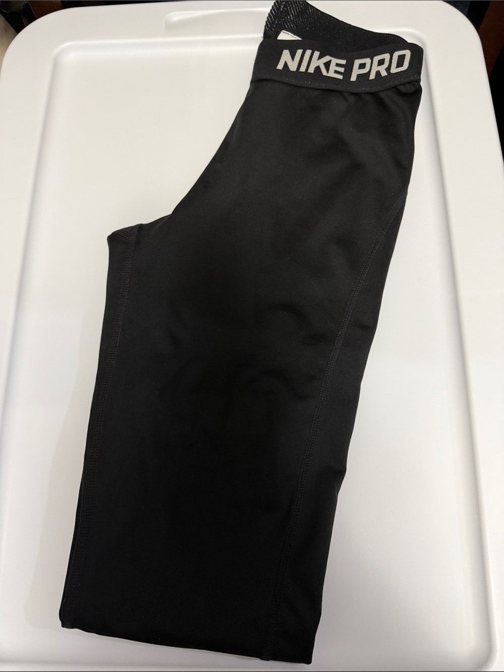 Nike WOMEN’S Black Performance Compression leggings - CAPRI length